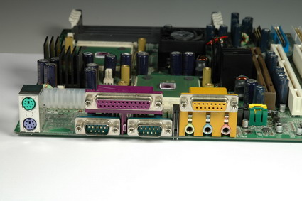 tankado_com_hasarli_elektrolitik_kondansatorleri_degistirmek Bitti! Anakartınız artık yeniden çalışmaya hazır.